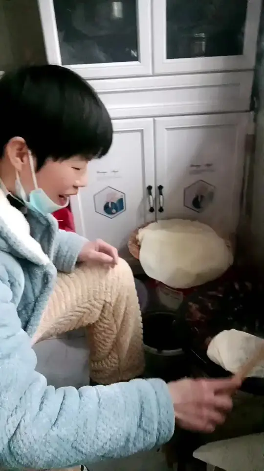 纯手工制作美食，想吃的快来吃煎饼