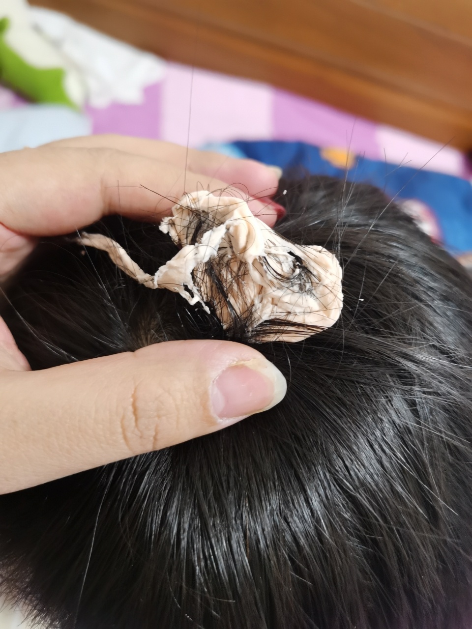 超轻粘土弄到头发上了