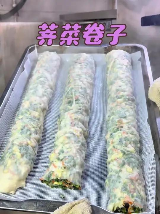 春天吃荠菜就这么做,清淡不上火 春天的荠菜鲜嫩又清香,今天做不用煎不用炸的蒸荠菜卷,软乎乎