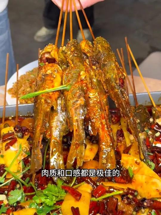 把巫溪大宁河的烤鱼，搬到了重庆主城，还有烤黄辣丁，味道都不摆了