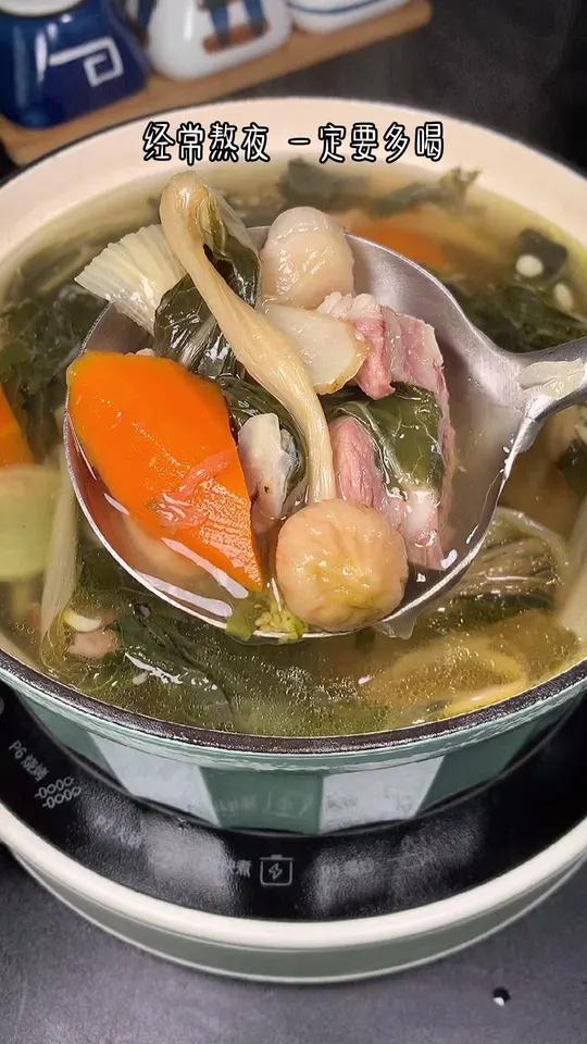 广东靓汤 南北杏菜干猪骨汤,天气干燥又热又闷,多给家里人煮些汤水喝。美食教程 煲汤