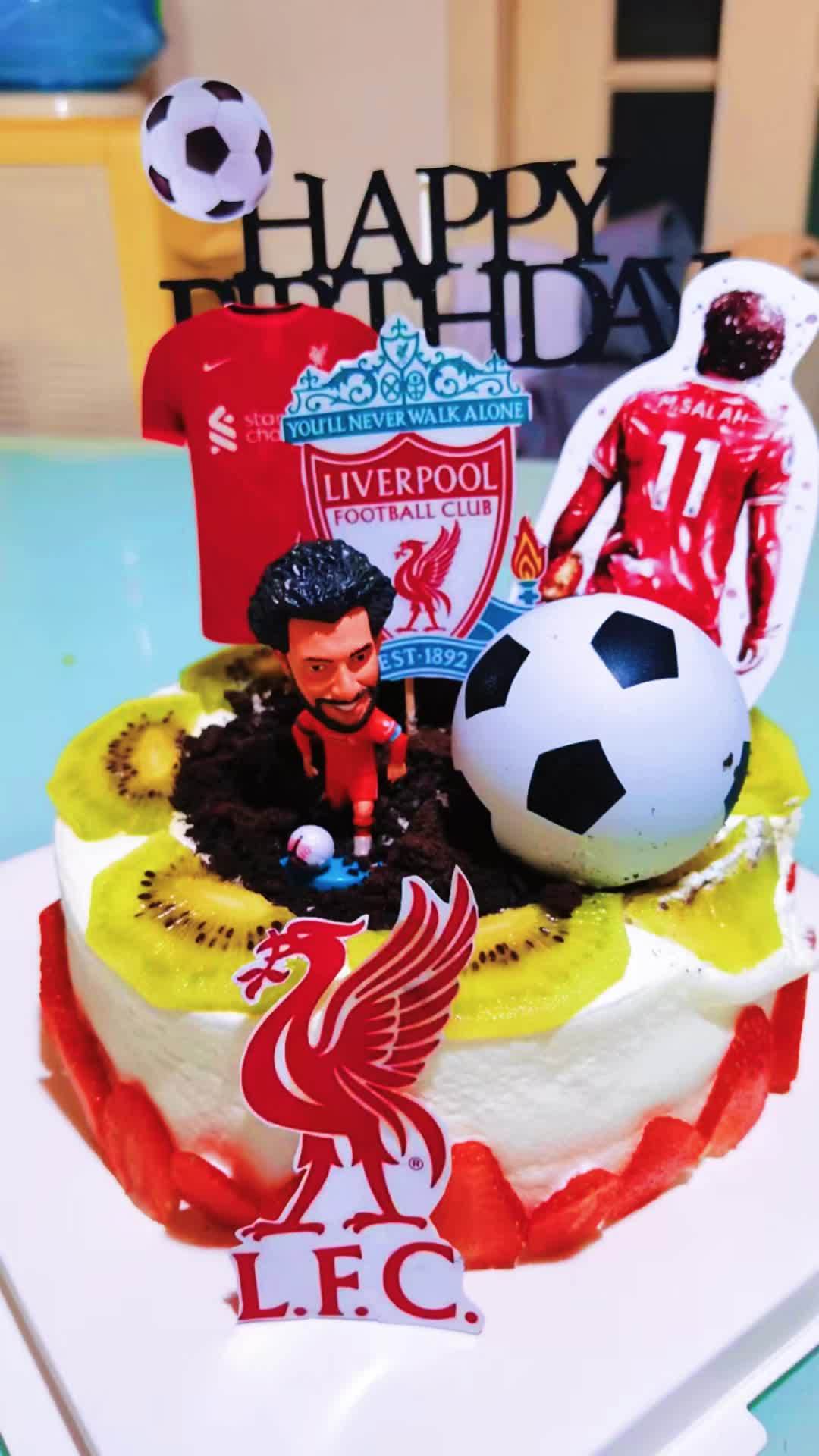 生日快乐 利物浦小球迷给弟弟设计的生日蛋糕蛋糕棒棒哒@利物浦足球俱乐部