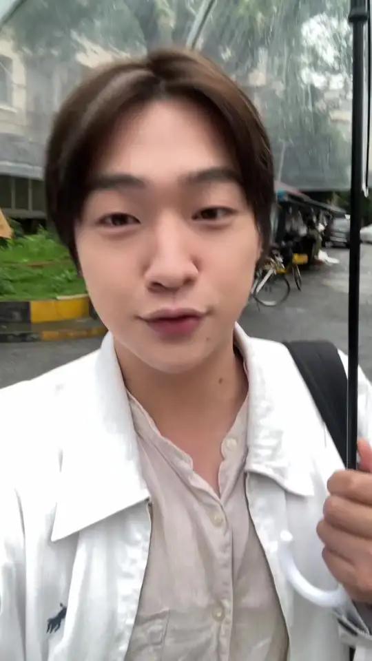 通宵之后直接收拾一下起来去放生和上香了 一开始看网上说龙华寺里面有池子可以放生。到了那边问