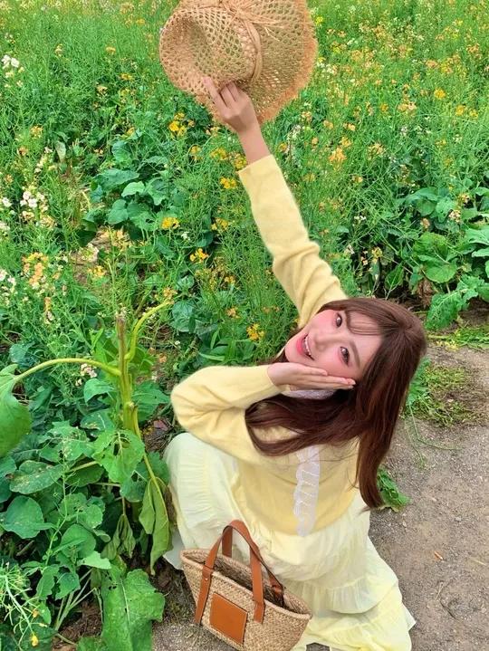快来学8个油菜花包出片的拍照姿势！和小姐妹出去拍花海的角度又增加了……#油菜花拍照姿势 #