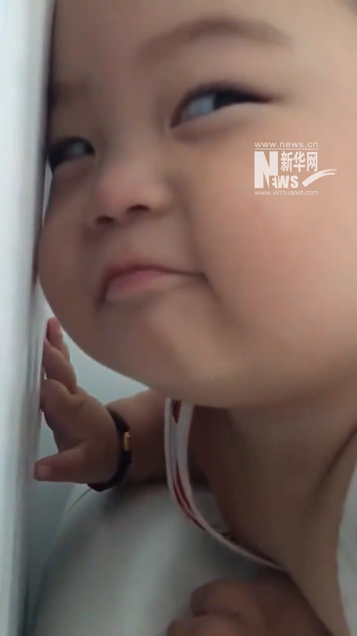 超可爱瞬间!宝宝生妈妈气的小表情,网友直呼受不了