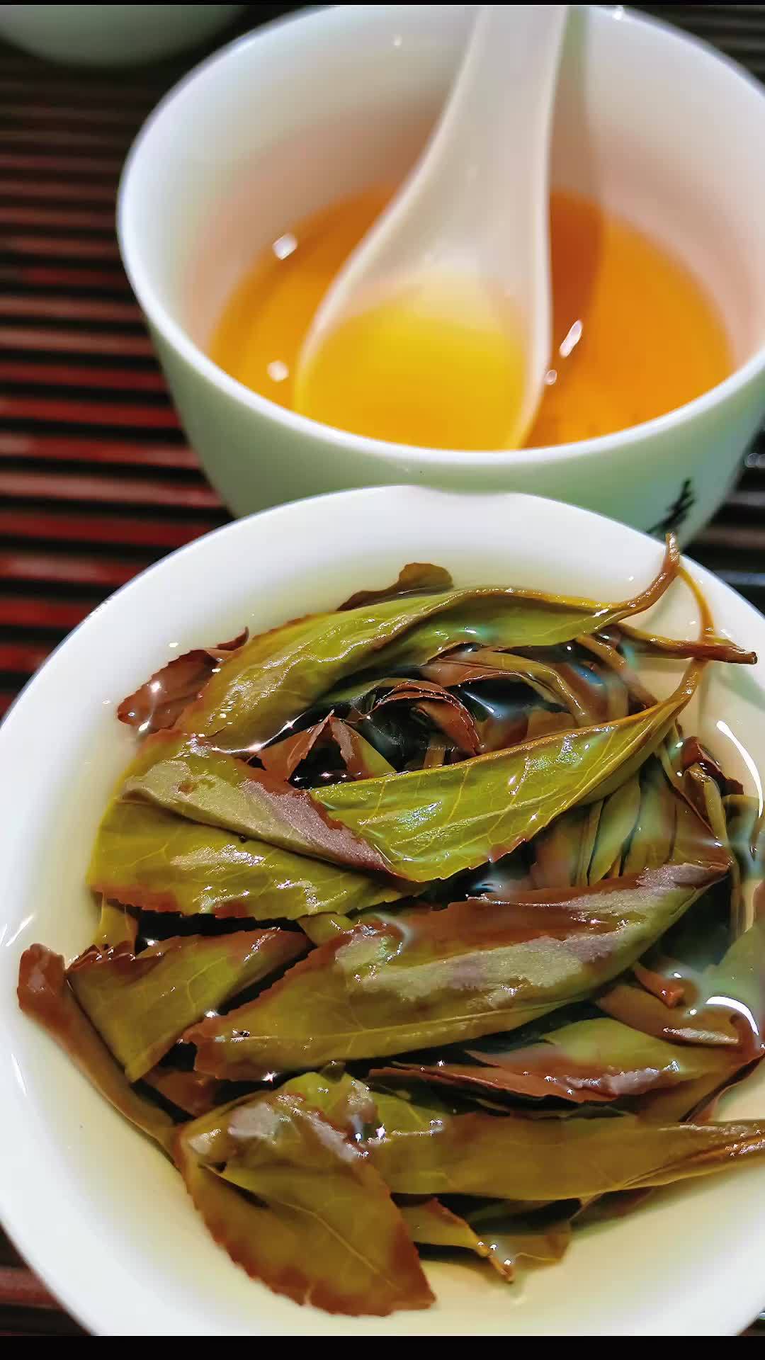 凌晨四点才有时间检验一下前天做昨天出的毛茶。都是肉桂,桶做的,这样子让人满意吗?