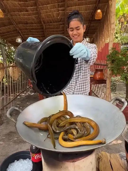 鳝鱼 鳝鱼的做法 鳝鱼的家常做法 美食 原始技术