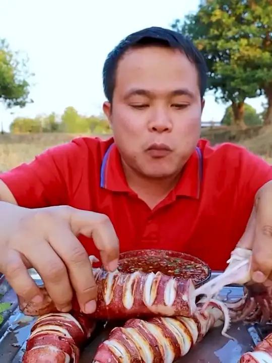 泰式鲜辣椒酱焦嫩的大鱿鱼 越吃越过瘾泰国大叔泰国美食内容启发搜索种草激励计划