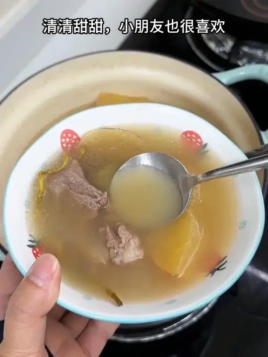 春天也有干燥的时候,这个苹果汤要收好真材实料才能做出好味道广东靓汤H
