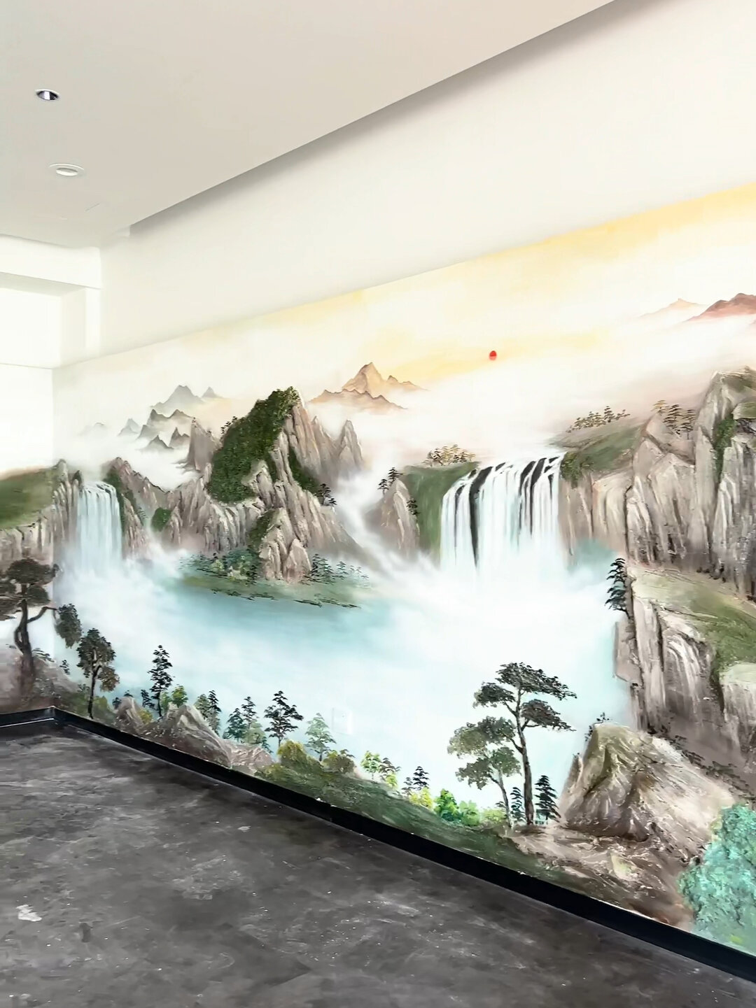 聚财山水浮雕壁画