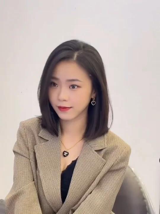 搭肩锁骨发 锁骨发 秋季女生中短发发型齐肩减龄显气质款 2022女生。中短发发型齐肩发型锁