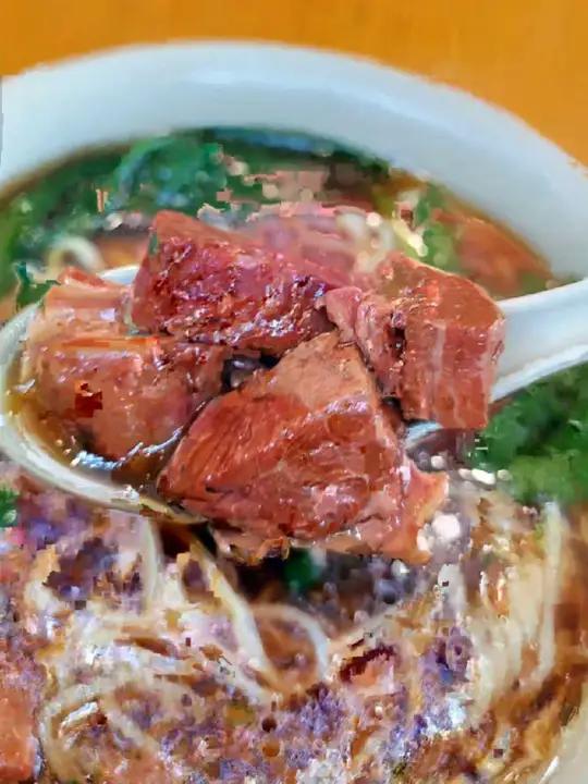 李先生招牌牛肉面三件套27.9!自选!