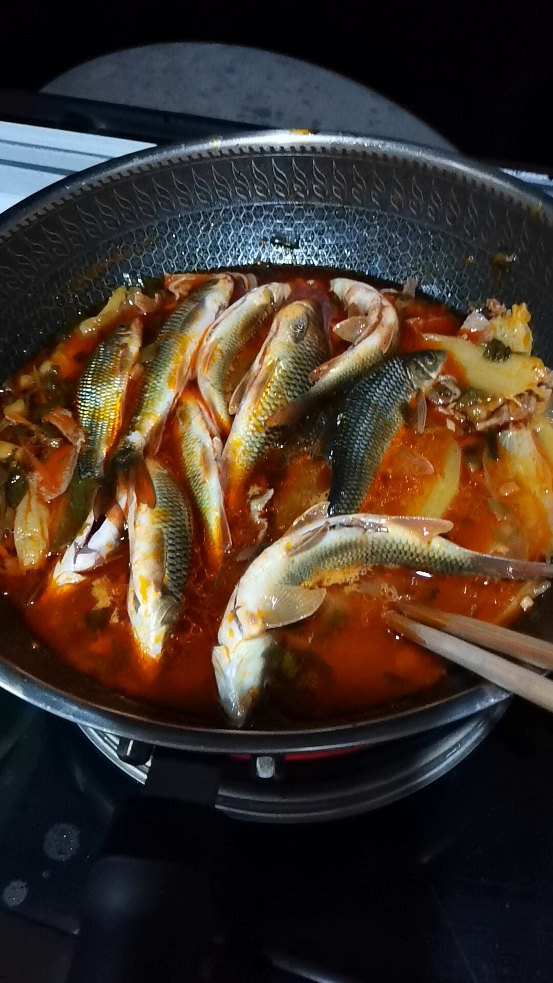 赤尾子鱼又名红尾巴这鱼好吃……