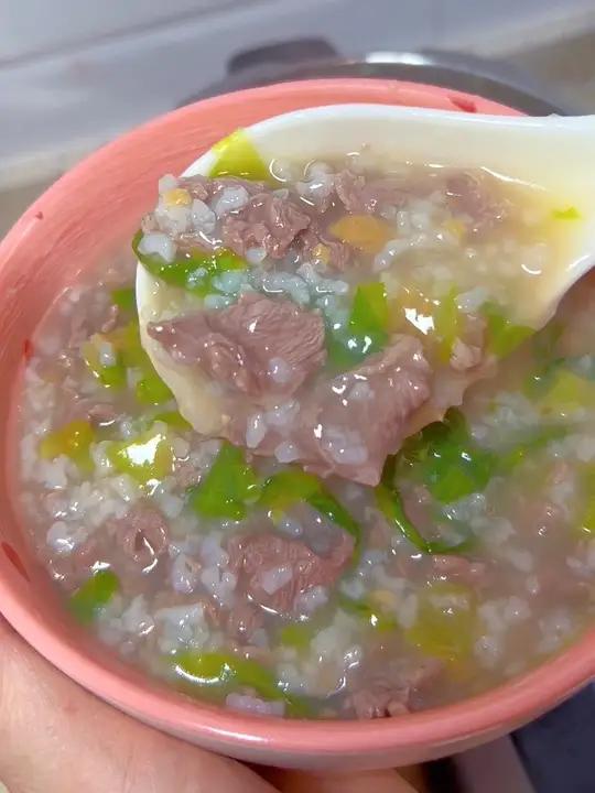 艾特你的好朋友,请他喝一碗青菜牛肉粥