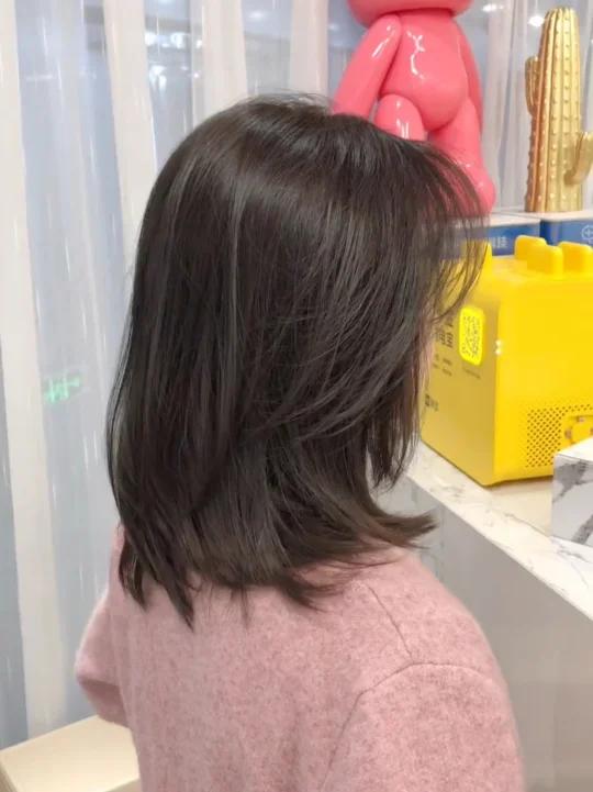 可扎可散的中长发发型锁骨发 今日分享一款高级感剪裁的发型 今日发型 小姐姐都爱的一款锁骨发