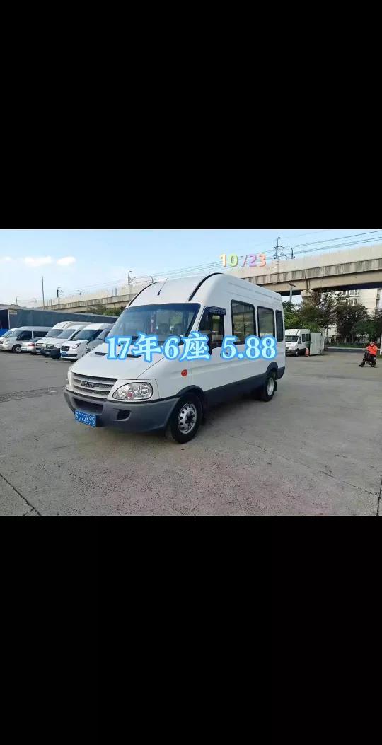 (编号:10723)2017年依维柯大宝迪,加长加高后双胎,6座小型非营运,后排座椅可折叠