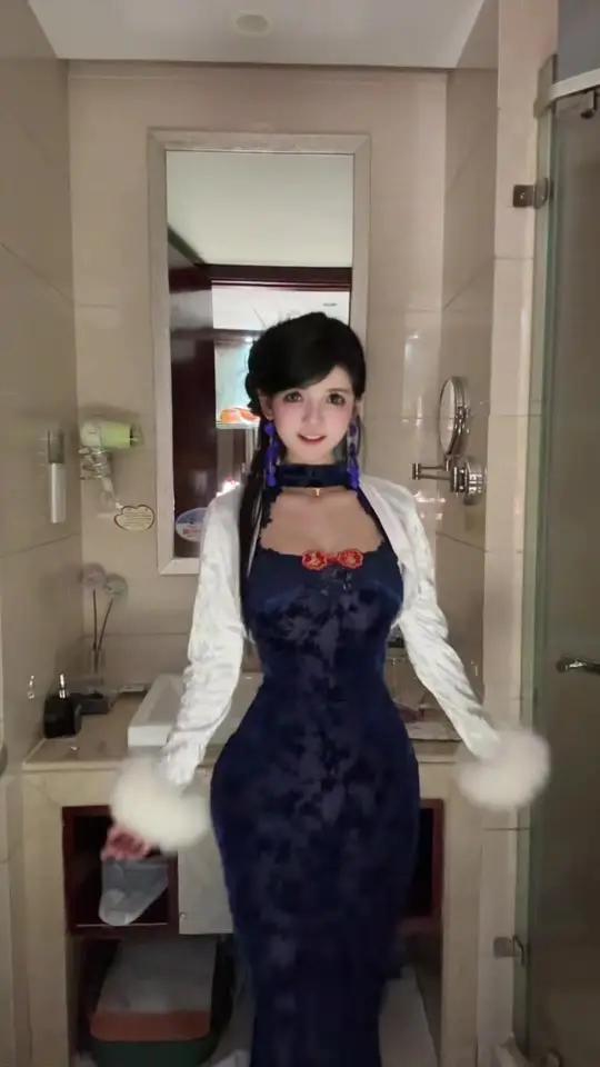 没有不务正业!没有不摊煎饼!只是我以为你们喜欢正经一点的视频就拍颜值了 饼还是送的!