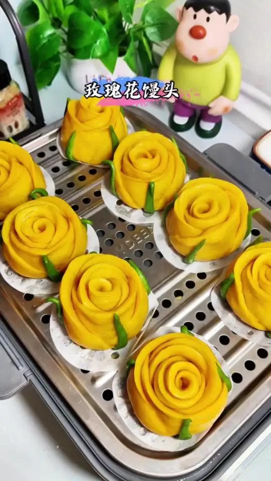 南瓜和山药搭配蒸了一锅玫瑰花馒头，艺术品一样好看又好吃，详细的保姆级教程来了！