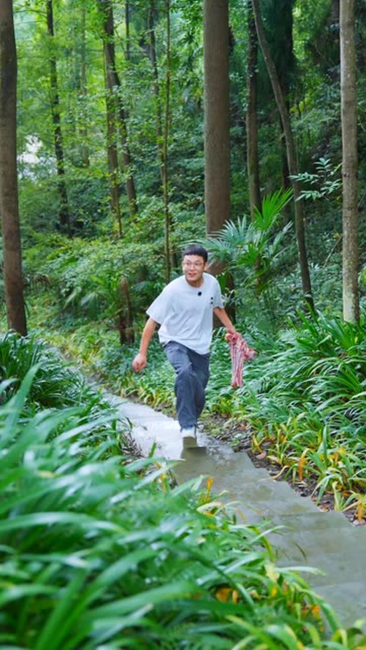 炖牛羊肉是常规操作,今日蘸碟才是灵魂