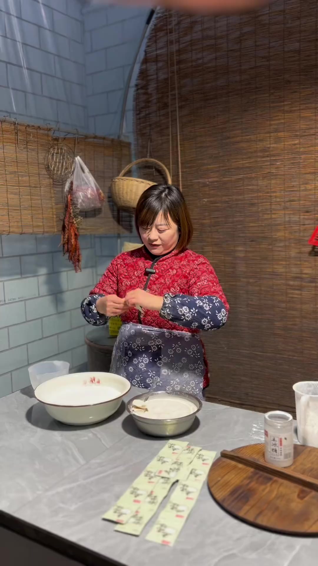 家的味道 兜白菜包子，素馅调好也好吃