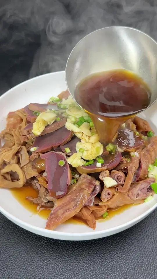 安徽卤菜:君膀爪,鹅四件,鸭四件味道美美哒