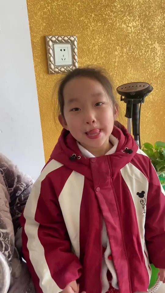 孩子们的快乐 过年加道菜上热门记录真实生活亲子时光最纯真的笑容过年