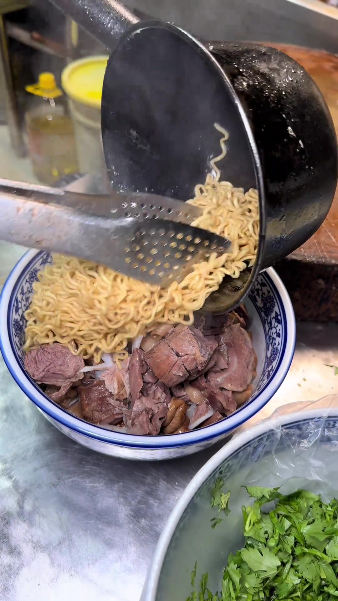沈阳老北京卤煮火烧，这一口地道极了
