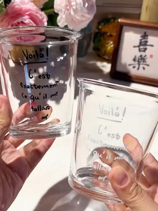 氛围感直接拉满,简直是水杯界的神仙单品,谁用谁爱上ins风水杯用它喝果汁 咖啡 奶茶都会多
