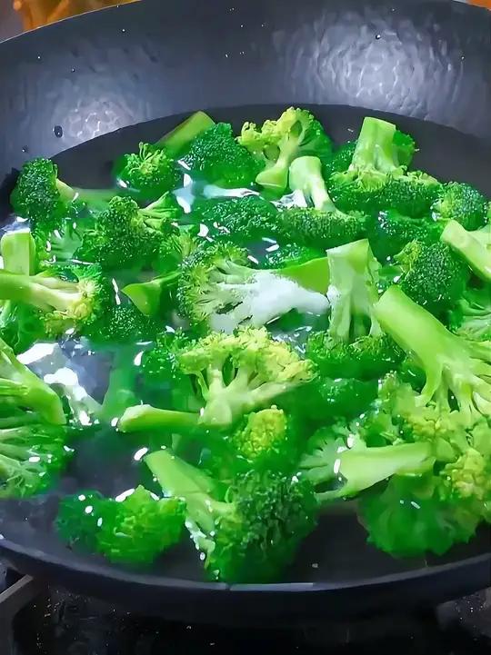 过年炒菜前这些菜要焯水知道吗?分享12种下锅前需要焯水的菜