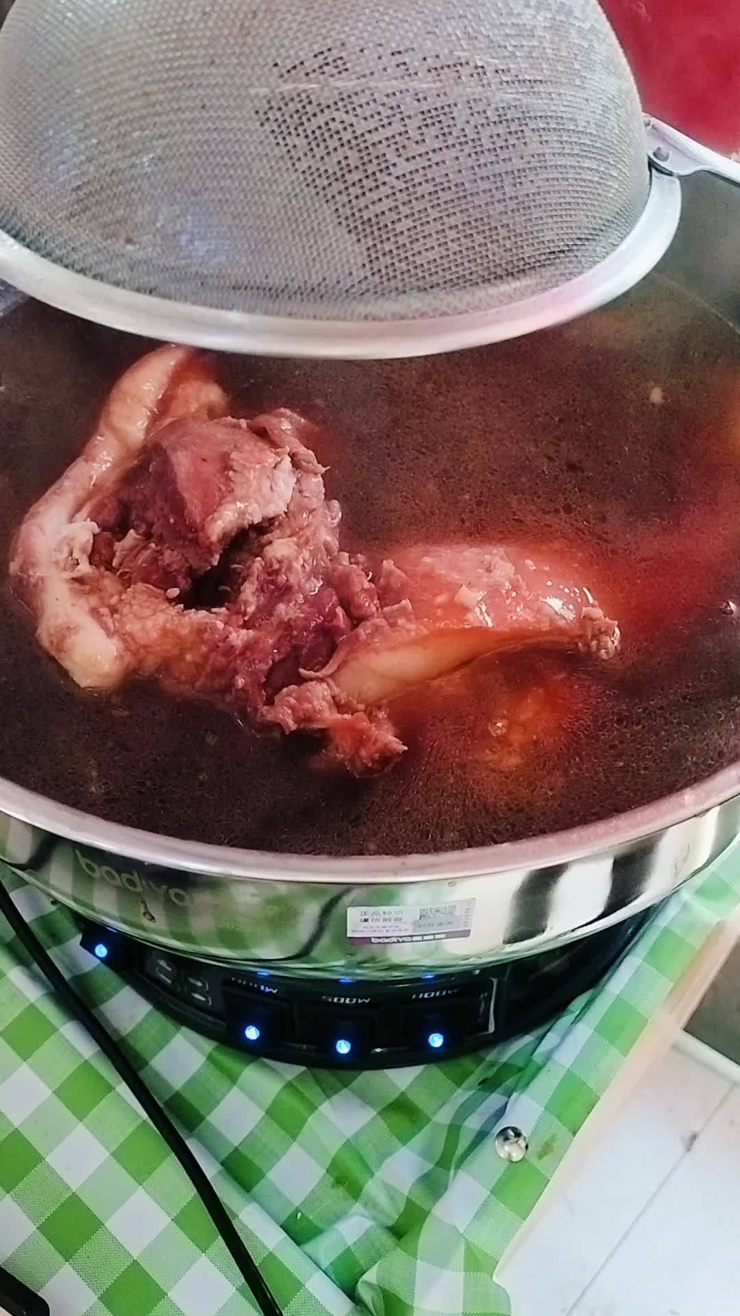 现卤现捞的猪头肉！#阜南新村镇 #超市 #圣龙超市