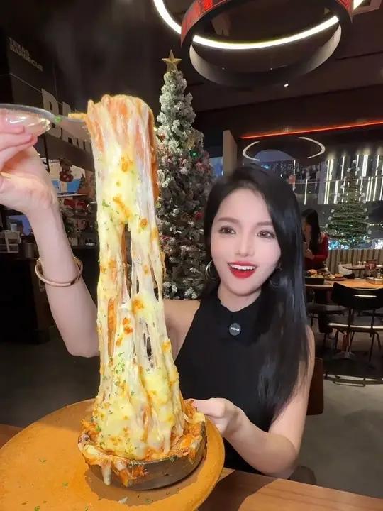 给你们找到圣诞节约会吃的漂亮饭啦!