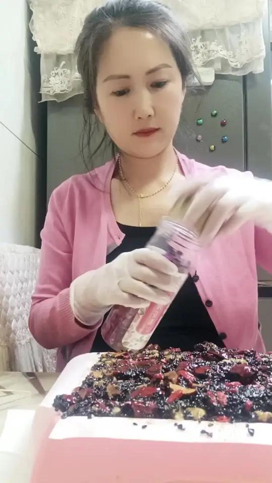 美白淡斑的玫瑰味阿胶糕