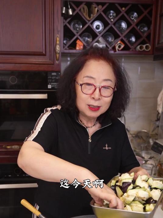 豆角土豆炖茄子绝对是下饭的天花板!鲜香微辣,拌着米饭太香了