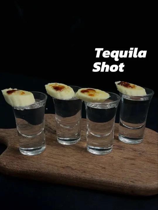 今天喝龙舌兰shot四连杯 一起喝酒今天喝酒了吗调酒日记微醺时刻鸡尾酒
