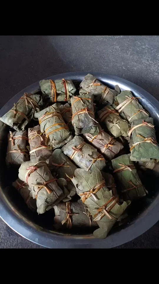 每天早餐营养搭配，肉粽肉腌制与糯米鸭蛋黄做法