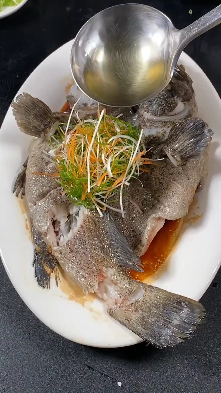 专业厨师来教你做:清蒸石斑鱼