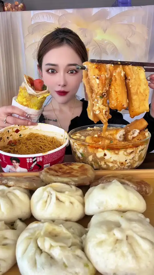 早餐碳水局～中式早餐是那个！早餐碳水局来了哦！你们喜欢包子还是馅饼？喜欢豆腐脑还是馄炖啊！