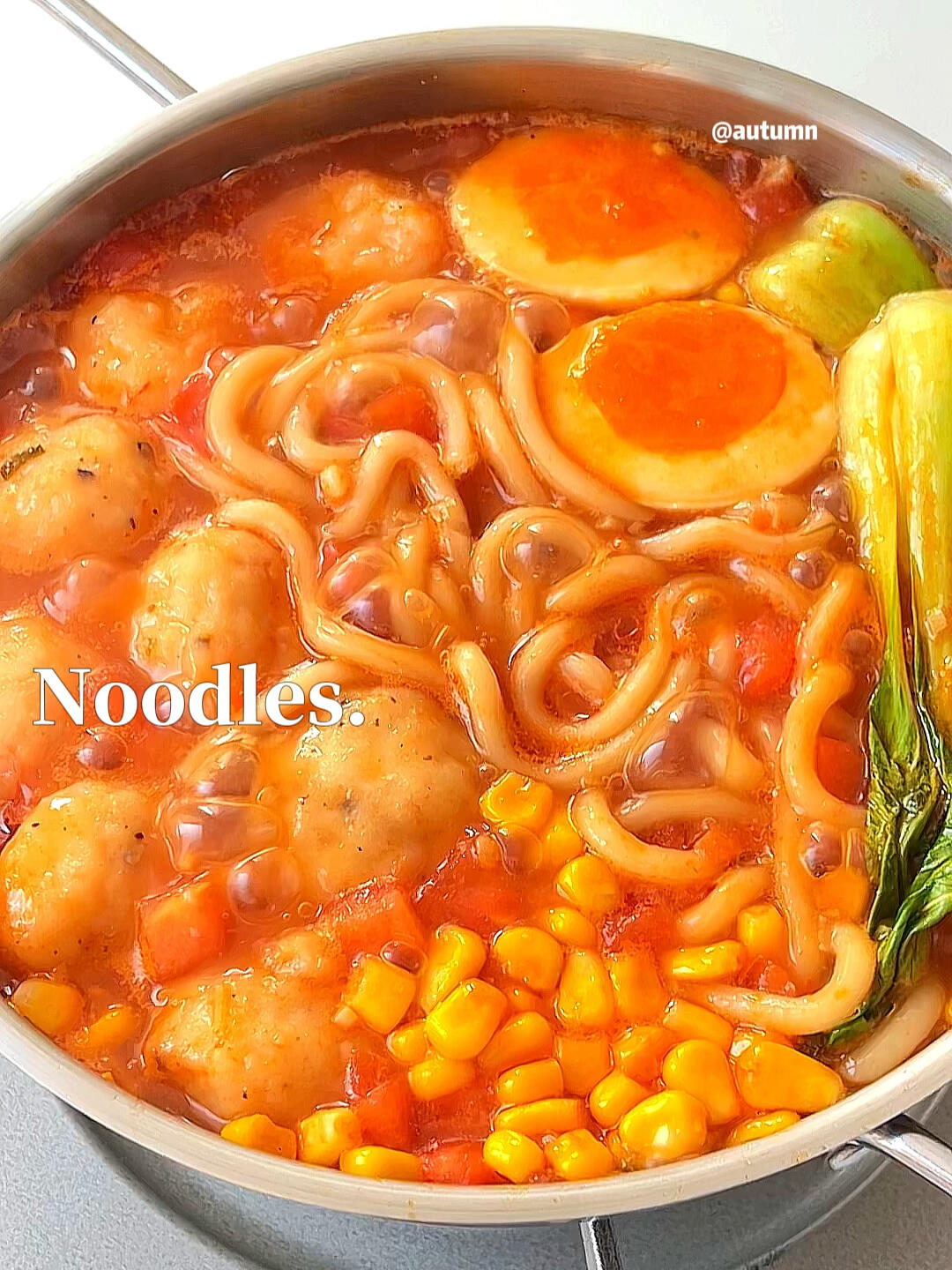咕嘟咕嘟番茄虾滑乌冬面汤汁浓郁暖fufu