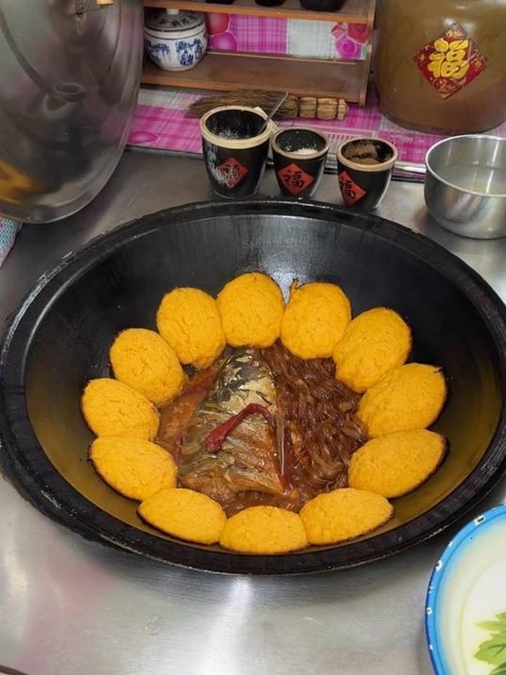东北铁锅玉米面大饼子，妈妈的味道真材实料