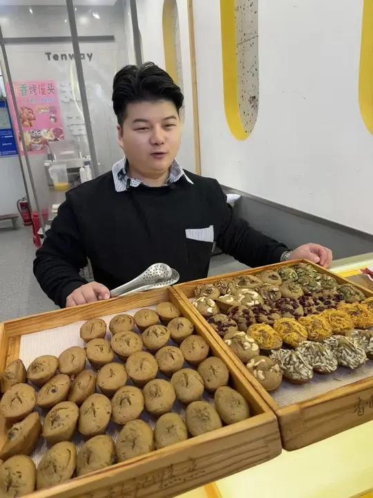 万泽烤馒头也枣糕啦!优惠活动火爆进行中