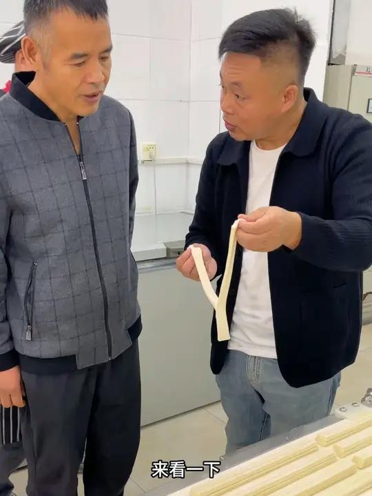 机器PLC数控,一键启动,完成油条成型全部工序,一小时几千根 全自动油条机 食品机械设备 