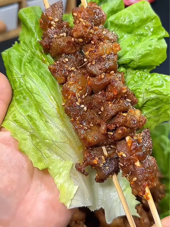 自己在家就能做出比烧烤摊还好吃的孜然羊肉!