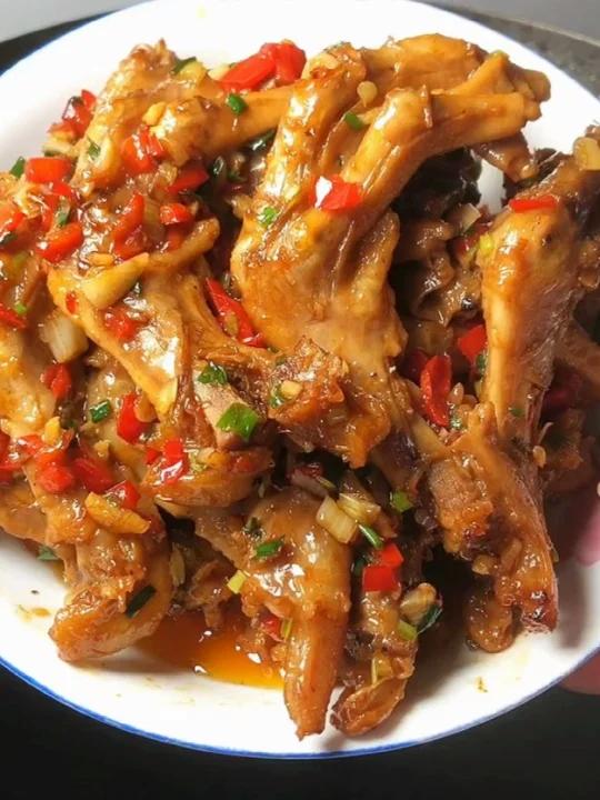 感谢婆婆教我鸭掌这种做法!真是太好吃啦～