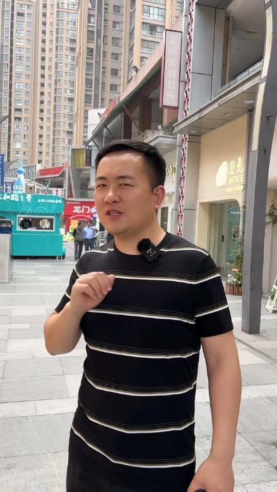 当初开店真的就是这种想法,宁愿五点起床去菜场买菜备货,也不愿意九点去给别人打工,毕竟是给自