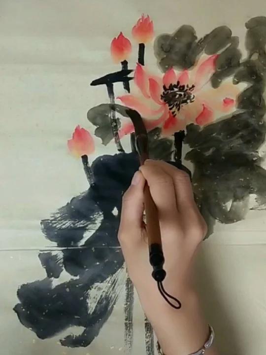 金鱼满塘荷花香