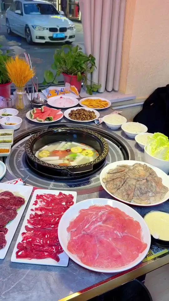 海宁新开晓江楠清汤黄牛肉火锅 99元3人餐,50抵100代金券,活动时间3.15-4.15