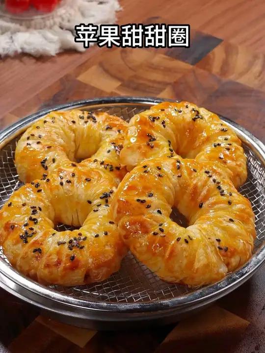 小朋友喜欢吃的手抓饼，几分钟搞定，A2牛奶和面，好吃又营养早餐吃什么解锁手抓饼的花样吃法手