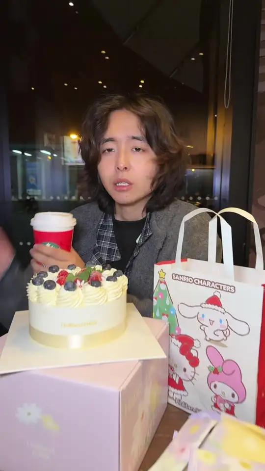 现在好利来6英寸莓果舞会奶油蛋糕才100多！