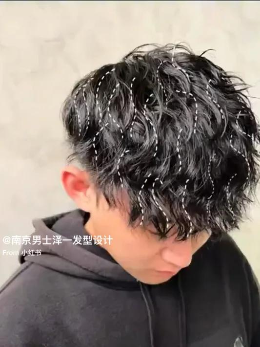 发根蓬松新年烟花摩根烫|男生细软塌发质选这款发型显发量多发根蓬松颅顶增高身高提升颜值提升 