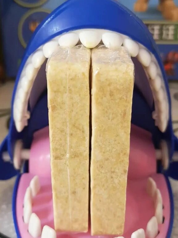 瞧瞧大鲨鱼吃的是什么